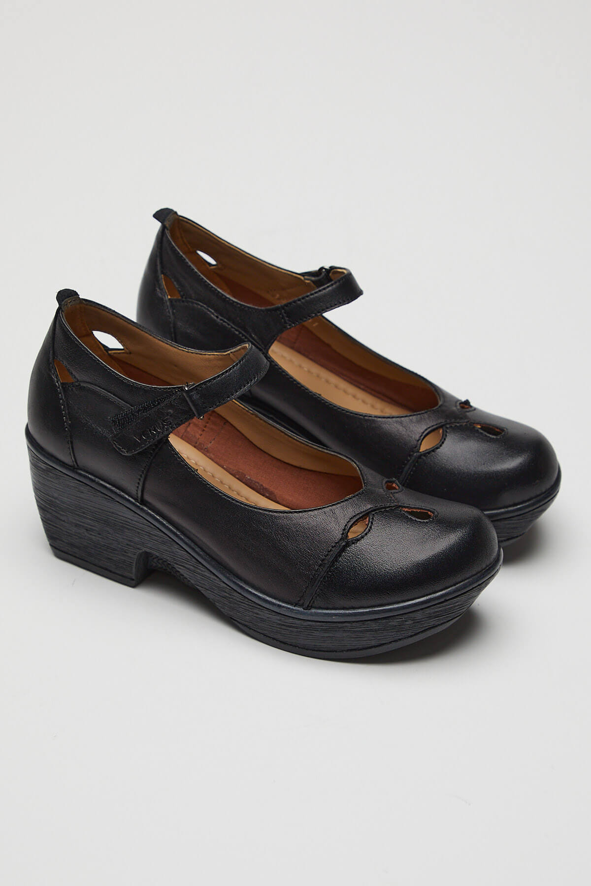 Kadın Apartman Topuk Deri Ayakkabı Siyah 1912501 - Thumbnail