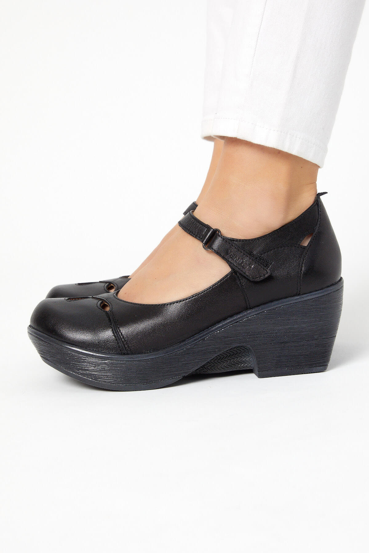 Kadın Apartman Topuk Deri Ayakkabı Siyah 1912501