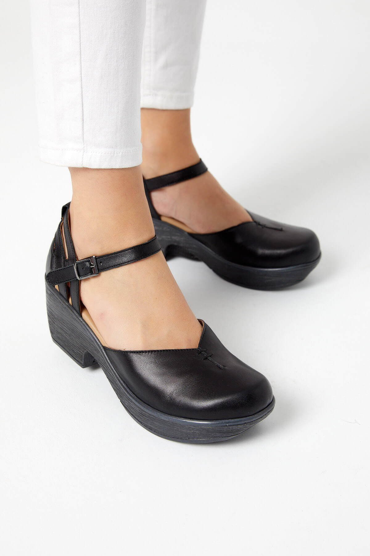 Kadın Apartman Topuk Deri Ayakkabı Siyah 1912502