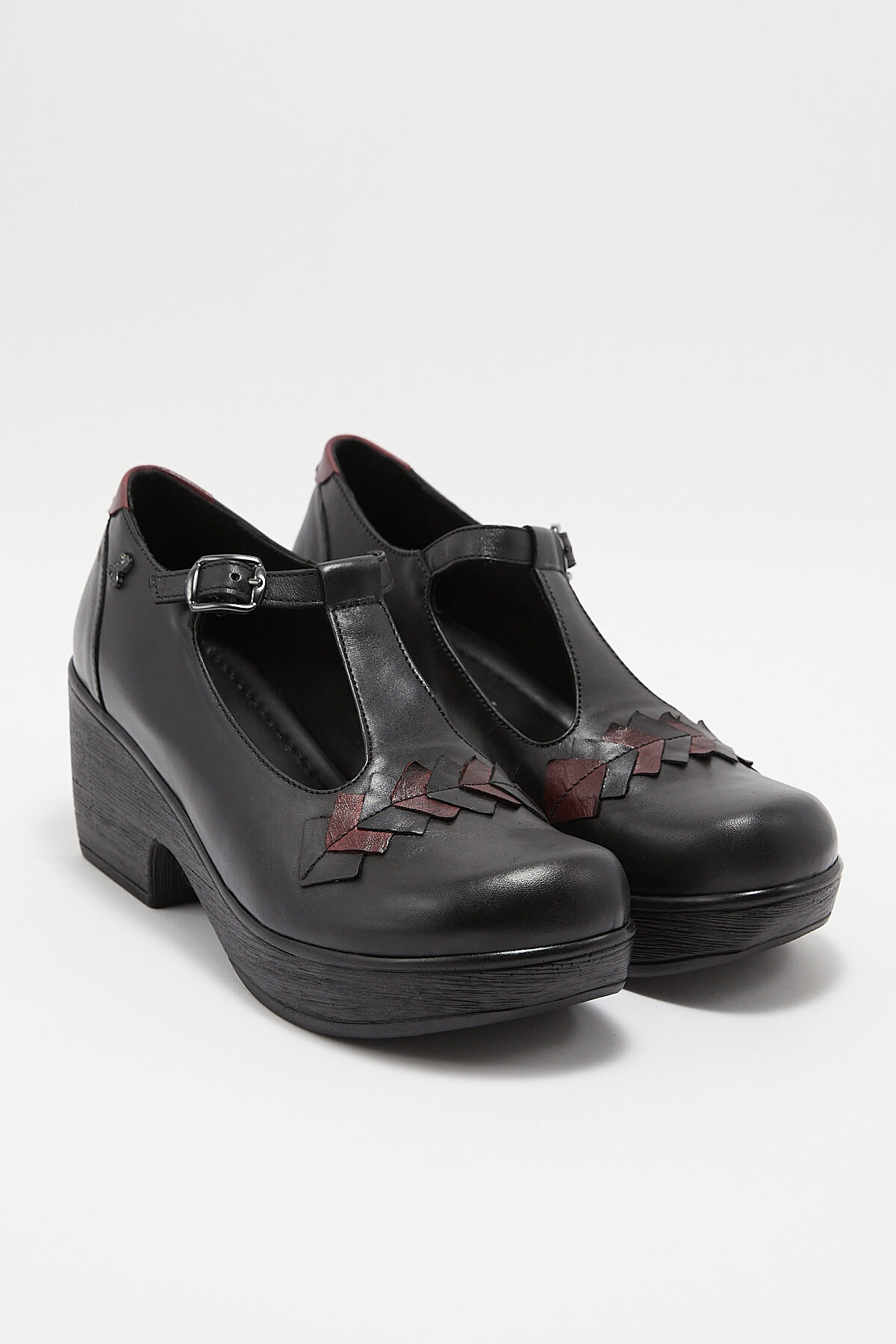 Kadın Apartman Topuk Deri Ayakkabı Siyah 1912511Y - Thumbnail