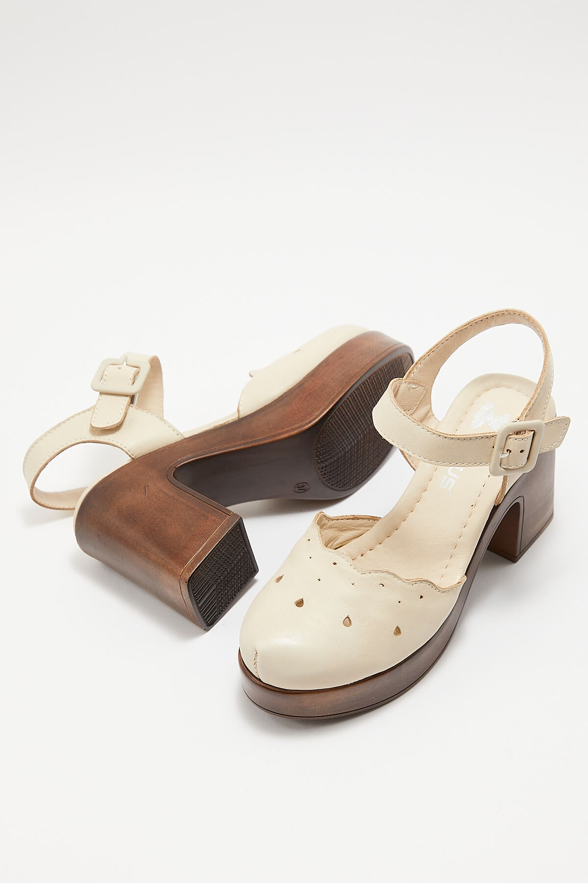 Venüs Deri Kadın Topuklu Sandalet Bej 2217001Y Venüs Deri Kadın Topuklu Sandalet Bej 2217001Y