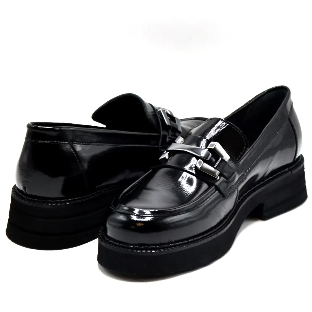 Kadın Loafer Deri Tokalı Ayakkabı Siyah Rugan 2451352K