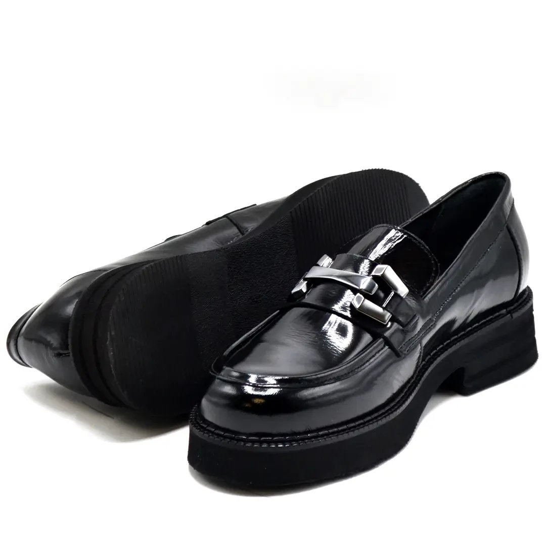 Kadın Loafer Deri Tokalı Ayakkabı Siyah Rugan 2451352K